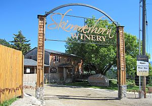 Skimmerhorn Winery & Vineyard